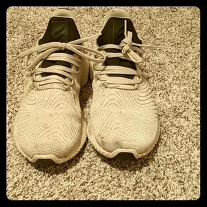 Adidas alpha bounce sneakers